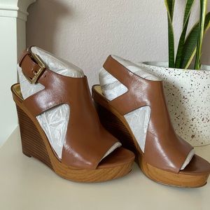 Michael Kors Josephine Wedge Brown Size 6.5